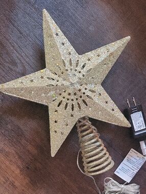 Kirt Adler Gold Star Tree Topper Projector
